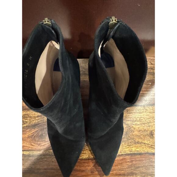 Stuart Weitzman Classic Glam Black Suede Kitten Heel Booties - Size 8 - Picture 5 of 7